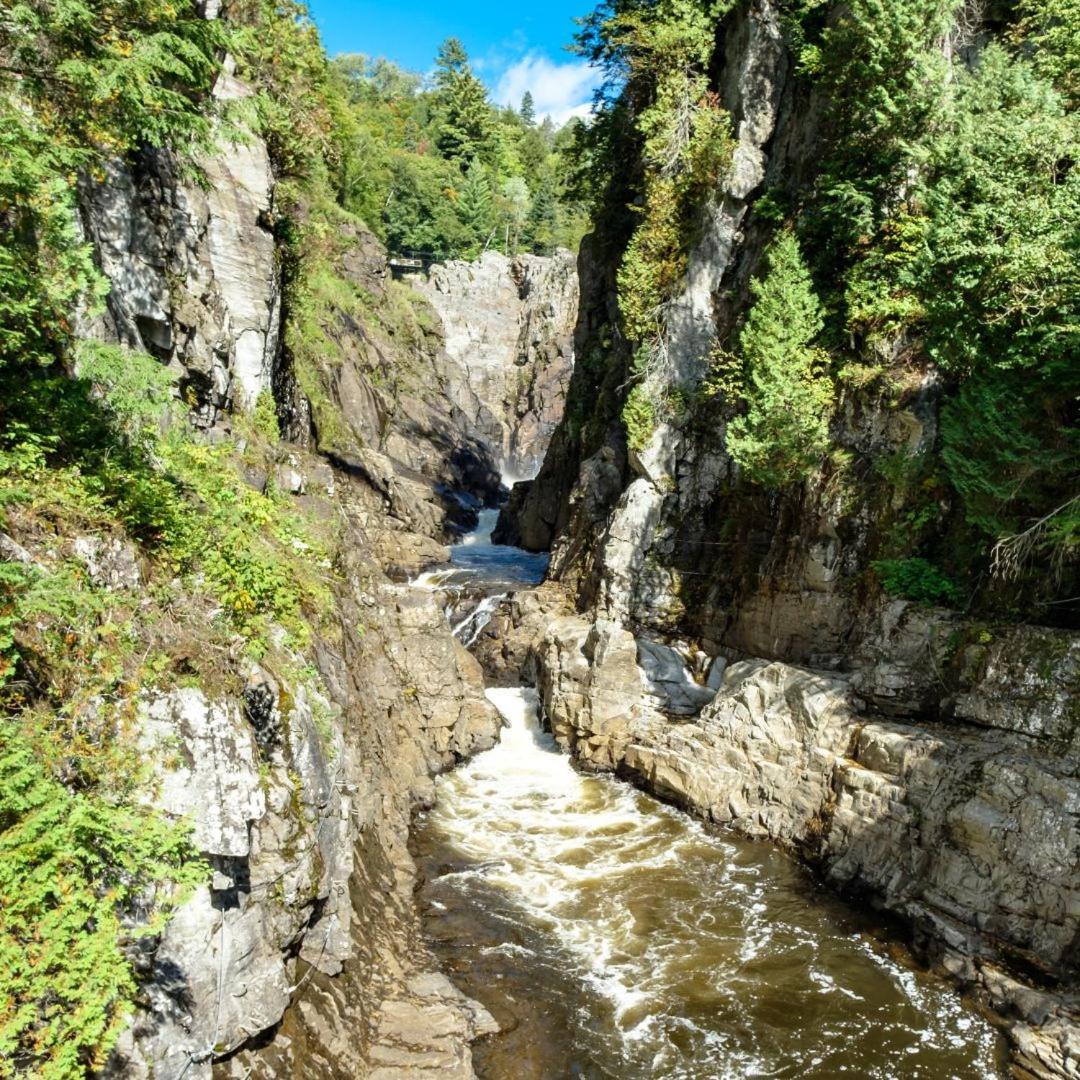 Initial - Butterfly - Chutes-Montmorency Boischatel Exterior photo